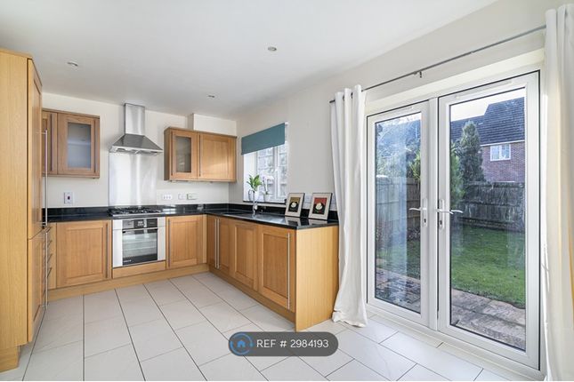 Capel Crescent, Stanmore photo 2