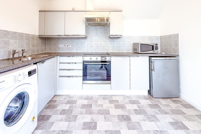 24 Canterbury House, Anglian Close, Watford photo 5