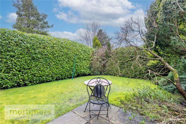 27, Willow Park, Accrington photo 3