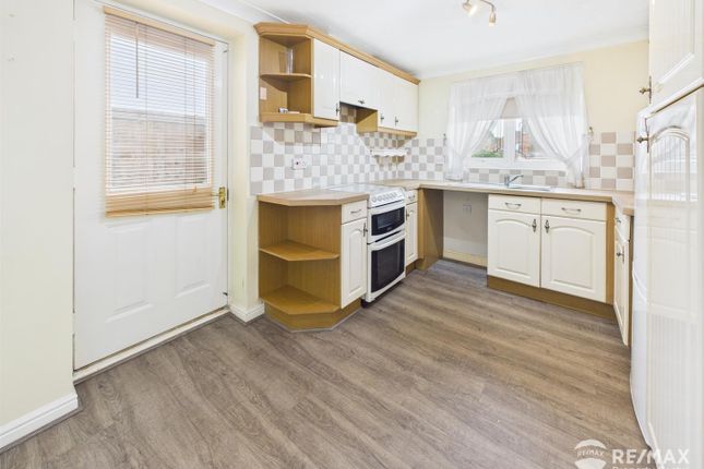 31, St. Denis Close, Harwich photo 2