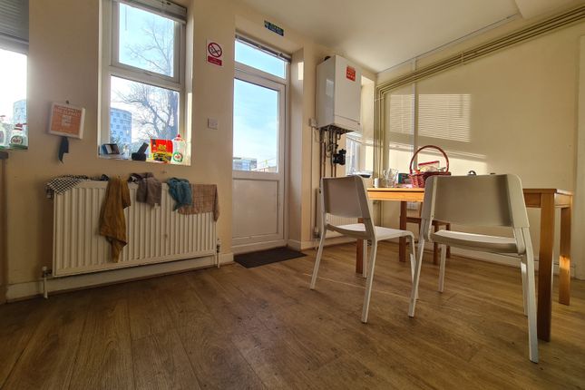 Room 7 , 138, Chalkhill Road, Wembley photo 4