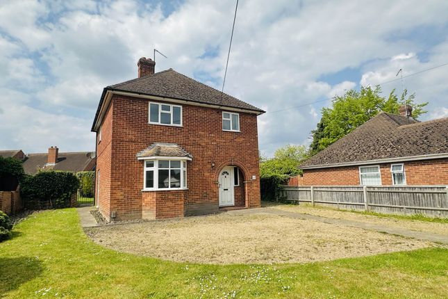 Detached house for sale in Manor Crescent, Didcot