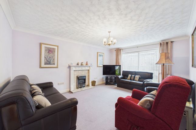 13 Nightingale Way, Thetford photo 3