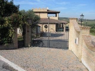 Villa for sale in Moscufo, Pescara, Abruzzo