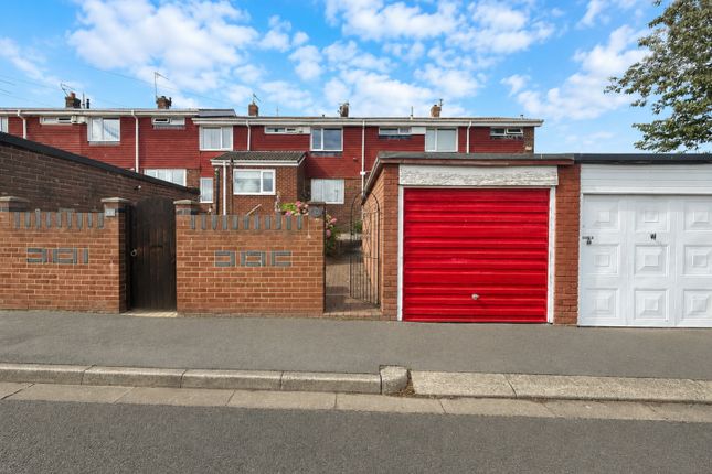 92, Vicarage Close, Sunderland photo 2