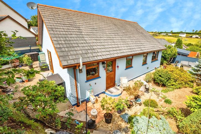 6, Clos Tawela, Lampeter photo 2