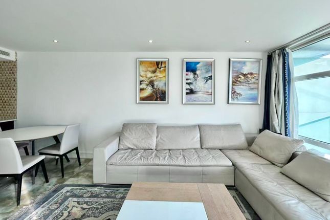Queenstown Road, London photo 3