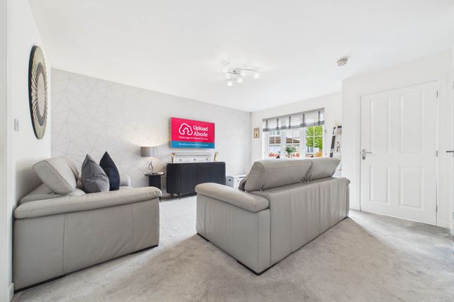 4, Yew Crescent, Glasgow photo 3