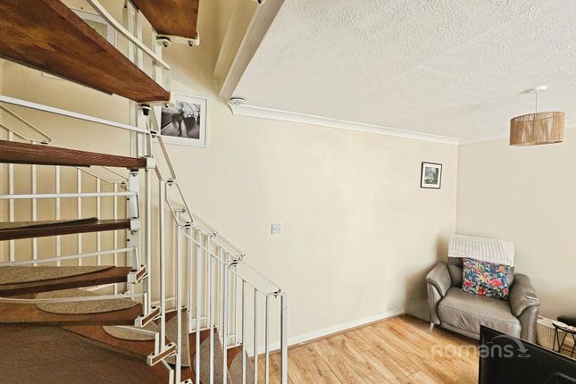 74, Chiltern Road, Slough photo 5