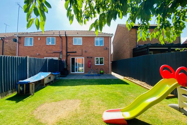 3, Teasel Drive, Swadlincote photo 2