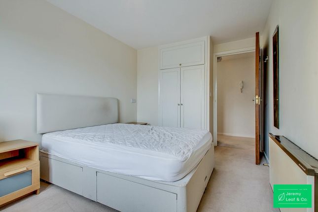 Chalice Court, East Finchley photo 5