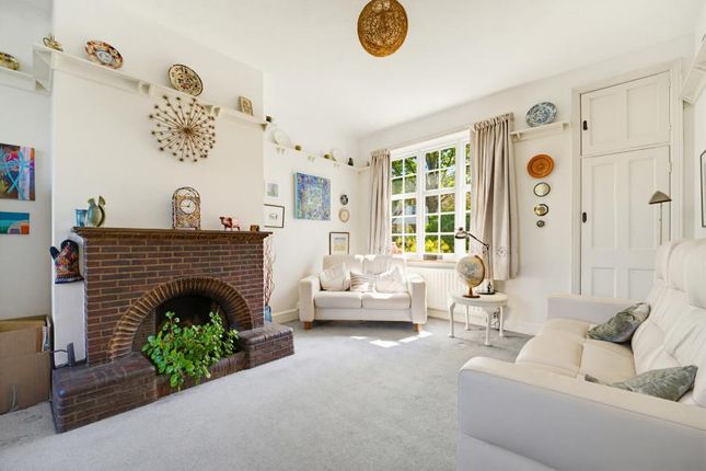 2, Ruskin Gardens, London photo 4