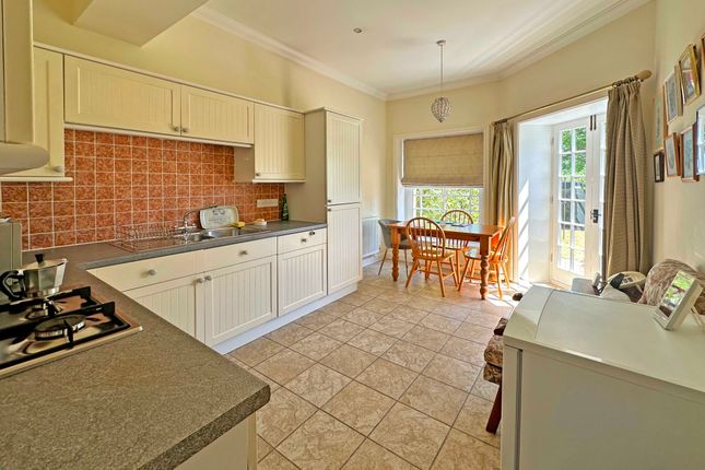 8, Woodbury Walk, Exeter photo 3
