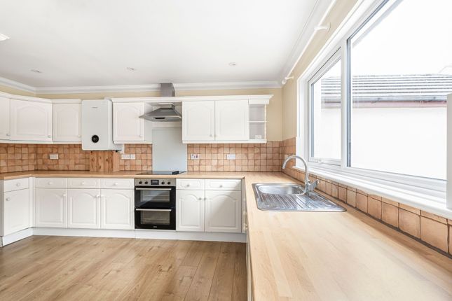 10 Meadow Close, Truro photo 4