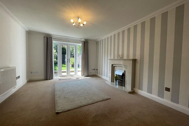 Campion Close, Uxbridge photo 2