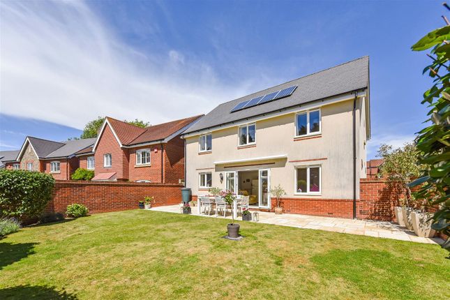 18, Henwood Grove, Clanfield photo 3