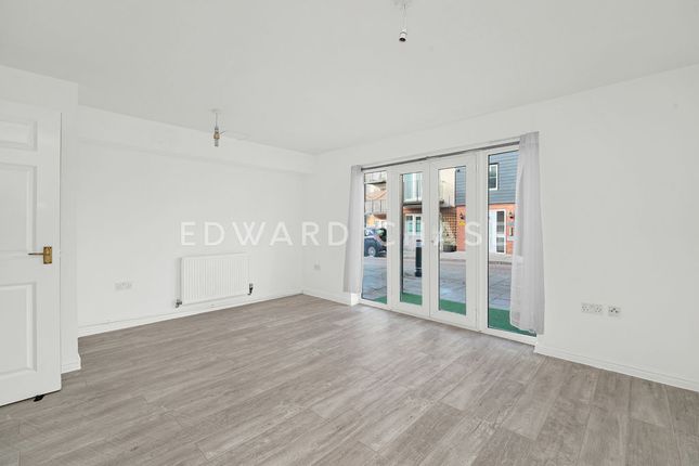 73, Blackthorn Road, Ilford photo 3