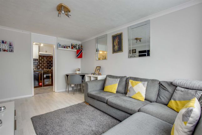 Flat for sale in Windsor Drive, High Wycombe