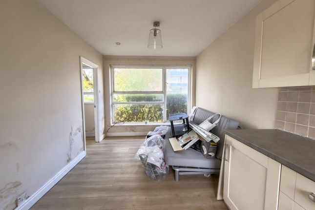 8 Belsay Gardens, Newcastle upon Tyne photo 4