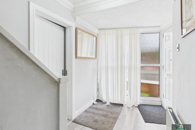 6, Willow Close, Northgate photo 3