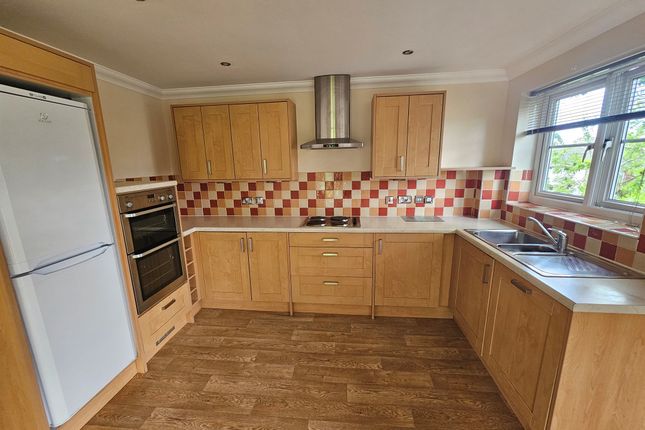 Flat 12, Chilton Place, Park Street, Aylesbury photo 3
