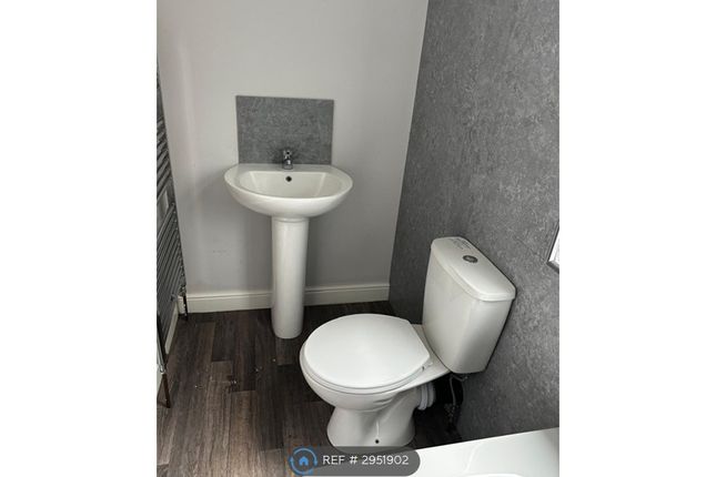 Flat  A, Falesgrave Road, Scarborough photo 5