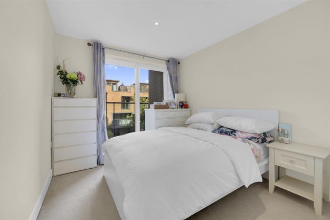 108 Napier House, Bromyard Avenue, London photo 2