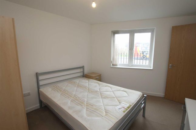 6 Chapeltown Street, Manchester photo 5
