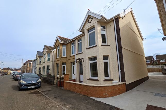 3 bed property to rent in Tir-Y-Dail Lane, Ammanford, Carmarthenshire SA18