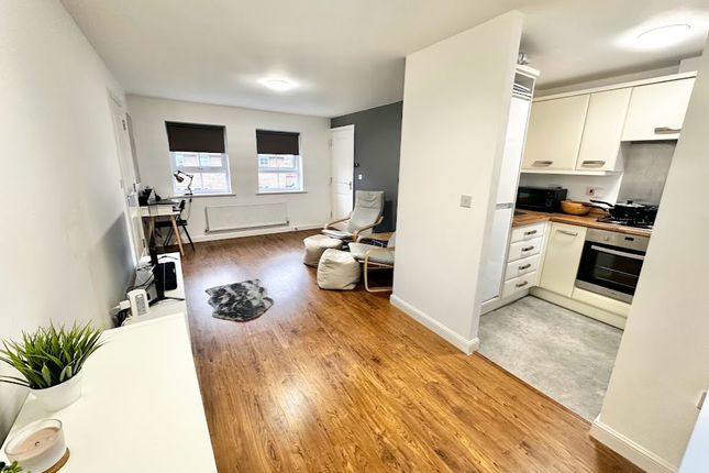 Flat for sale in Hawthorn Drive, Thornton