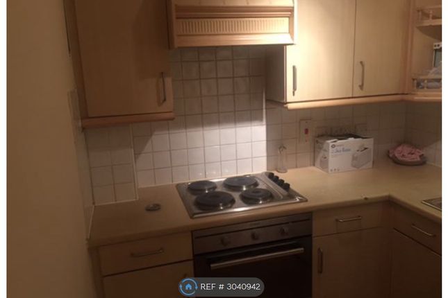 Flat, Kendrick Court Woods Road, London photo 4