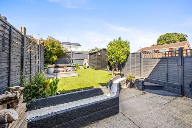 4 Howard Close, Hailsham photo 4