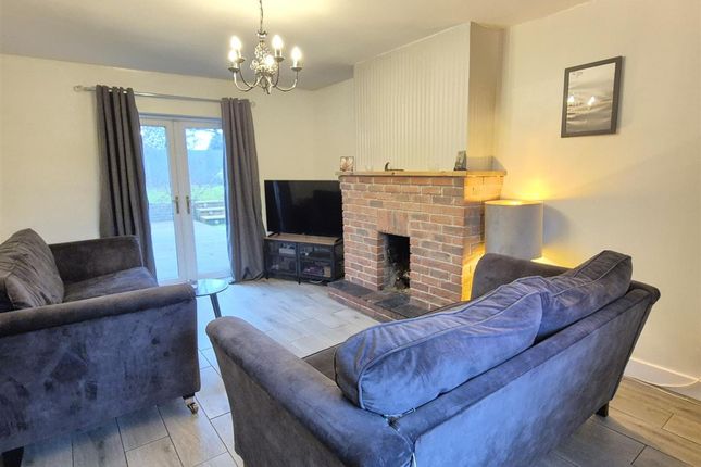28 Sharpley Avenue, Coalville photo 3
