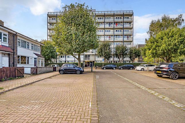 Thumbnail Flat for sale in Barringer Square, Tooting Bec, London