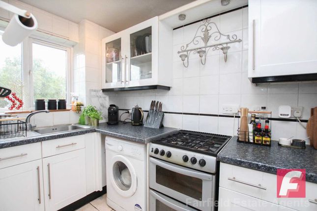 Flat for sale in Courtlands Close, North Watford
