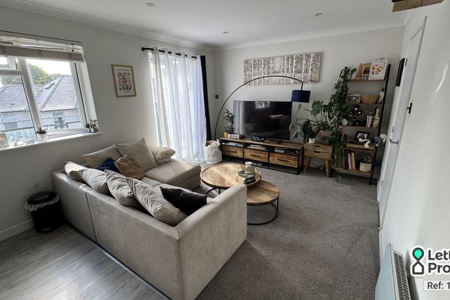 Flat 8, Avondale Court, Glendale Gardens, Leigh-On-Sea photo 3