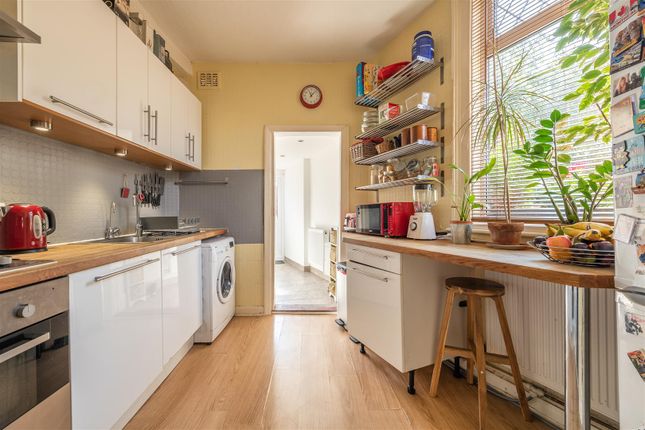 Maisonette for sale in Newbury Road, London