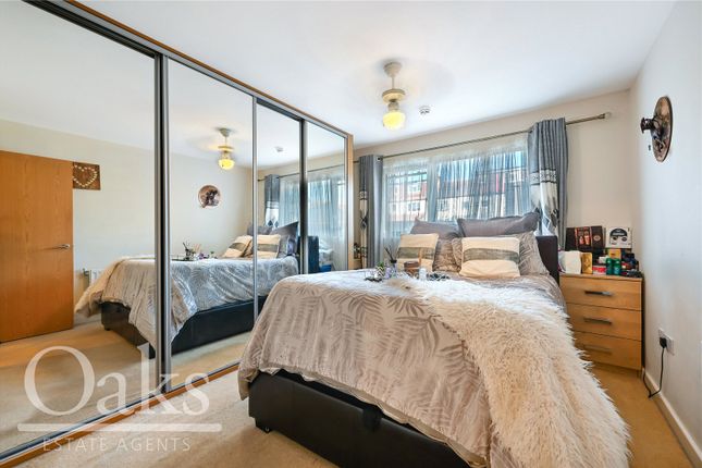 Flat 2 Fielding House, 45, Cairns Avenue, London photo 4