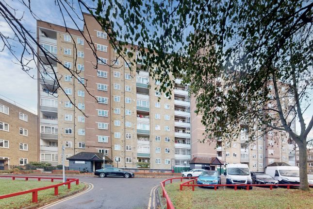 Flat 52, Berry house, Dagnall Street, London photo 2