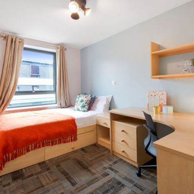 Shared accommodation to rent in Burley Road, Leeds