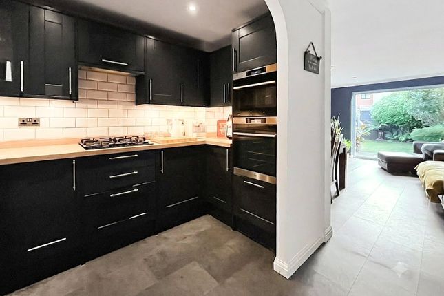 27, Waverley Close, Kent photo 2