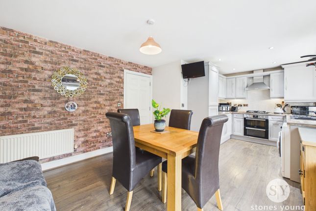 28 Riverside View, Accrington photo 3
