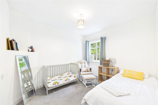 MARKETING CARD, 12, Auclum Lane, Reading photo 4