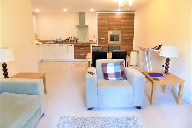 9, Lynx Court, Farnborough photo 4