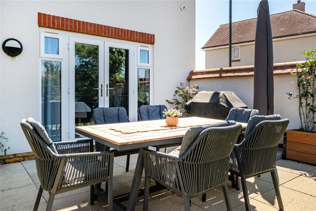 18, CRICKETERS WAY, Haddenham photo 4