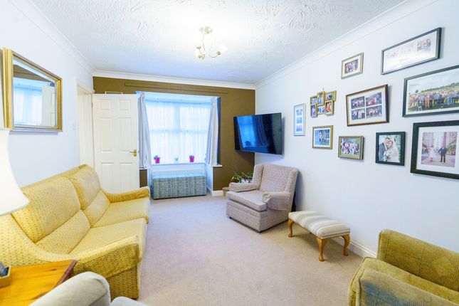 20, Tyler Way, Thrapston photo 4