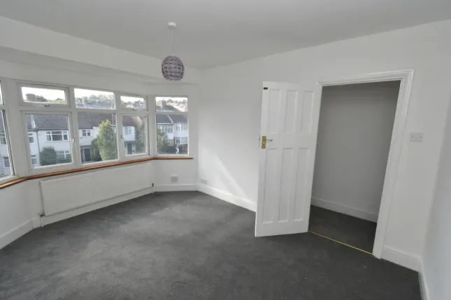 Longmore Avenue, Barnet photo 3