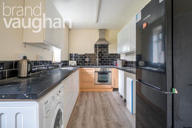 29x, Ringmer Drive, East Sussex photo 2