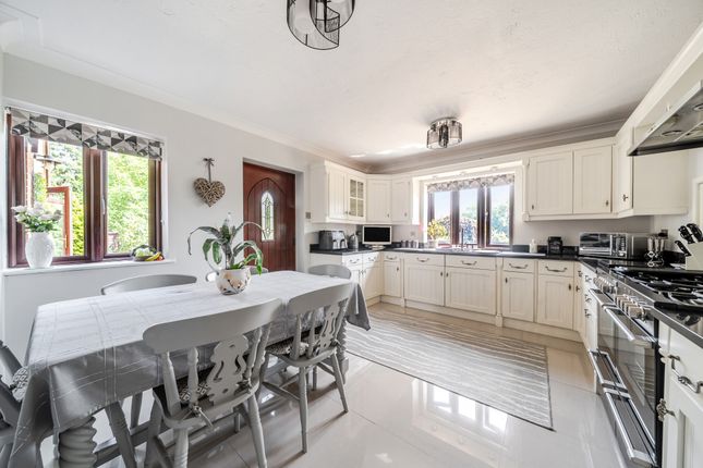 8, St. Andrews Close, Wraysbury photo 3