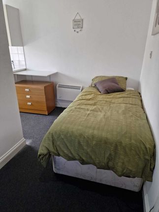 Thumbnail Studio to rent in Walsall Street, Willenhall